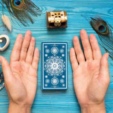 how to choose a tarot card deck